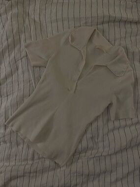 Ribbed Short Sleeve Polo Top in Light Beige
